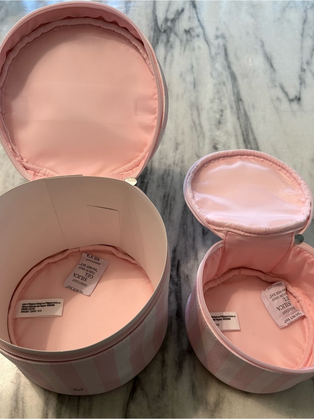 Victoria’s Secret Striped Pink Travel Cosmetic Case Set - Picture 4 of 5